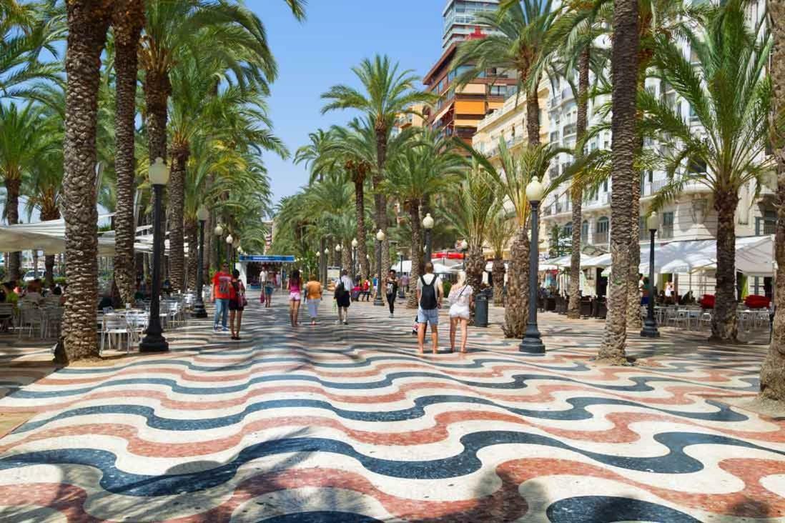 Beach, City Center And Entertainment Alicante Zewnętrze zdjęcie